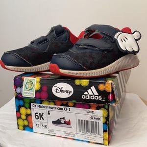 Adidas Disney Mickey FortaRun (Toddler) size 6
